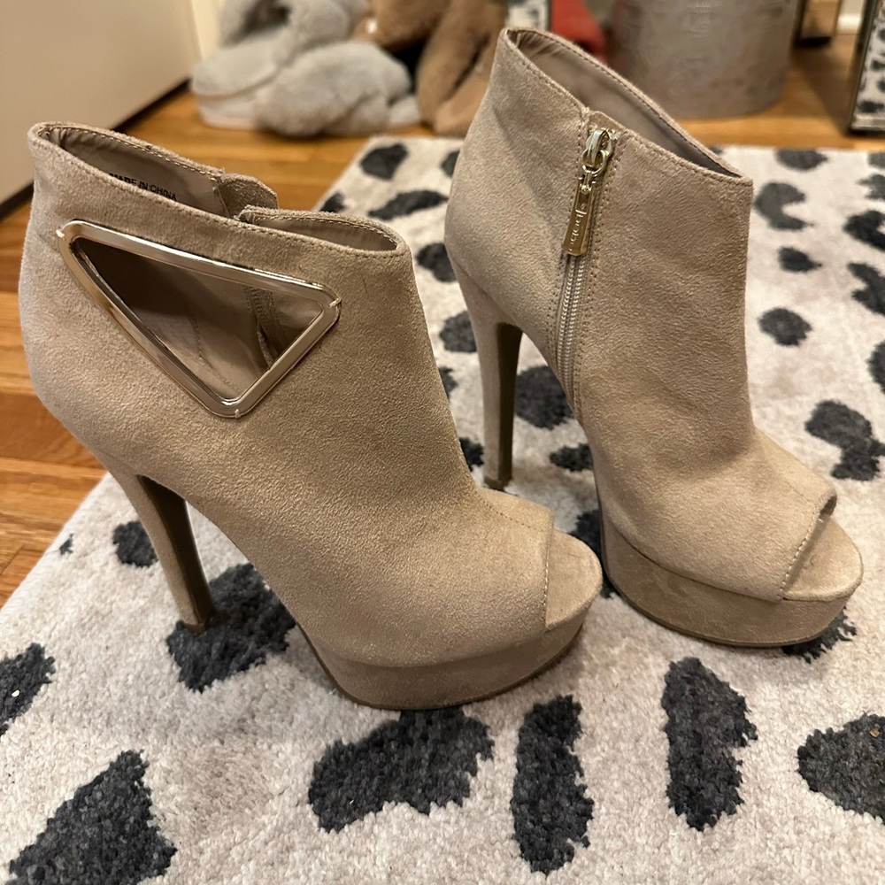 BEBE SUEDE BOOTIE